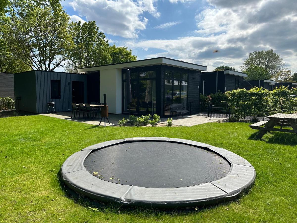 Badhoophuizen 6-Per Bungalow Veluwemeer Trampoline هولْسْهورست المظهر الخارجي الصورة